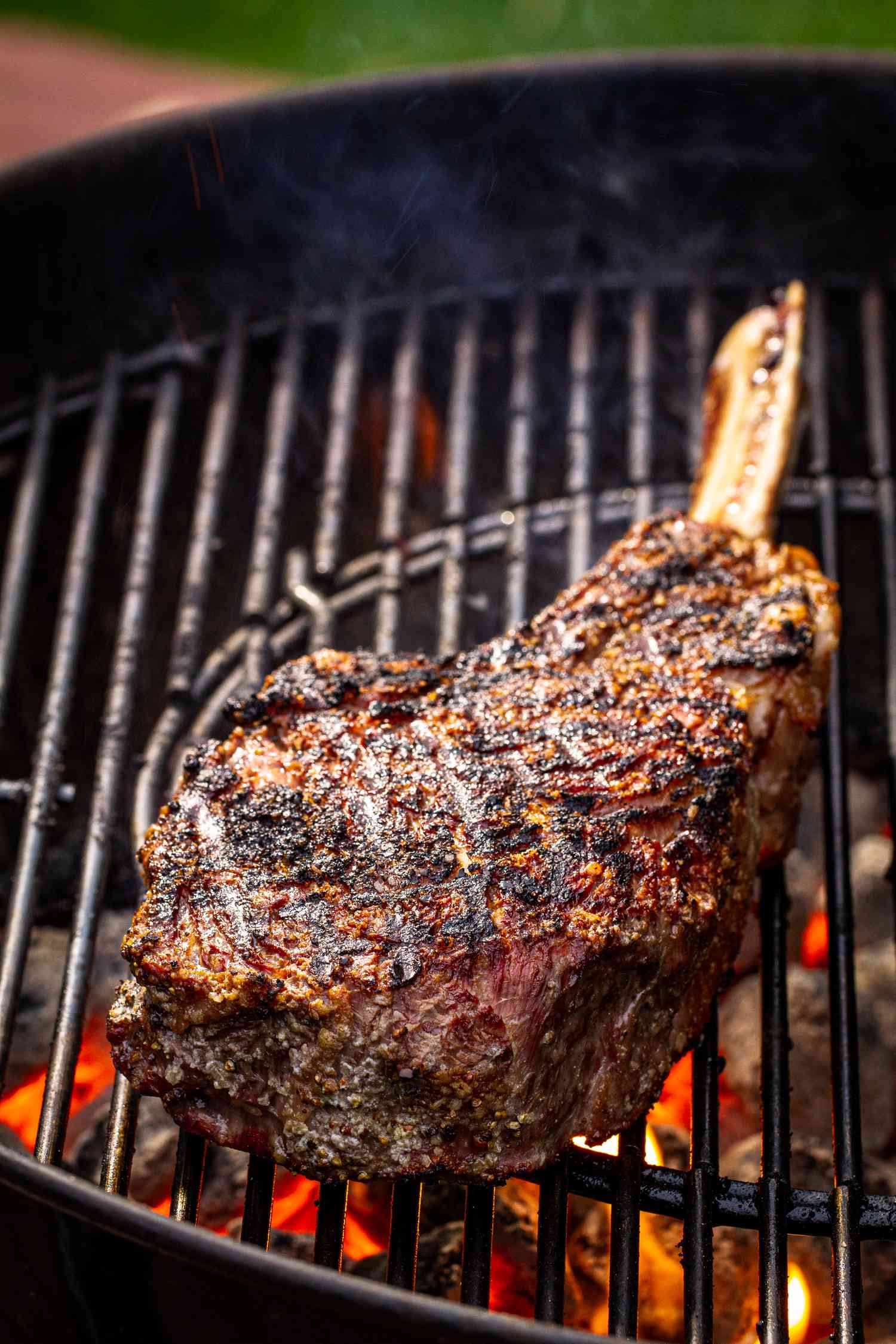 Simply-Recipes-Grilling-Meat-Guide-LEAD-07-TomahawkSteak-34ea6b017b4645a28c243b14aedb85d0